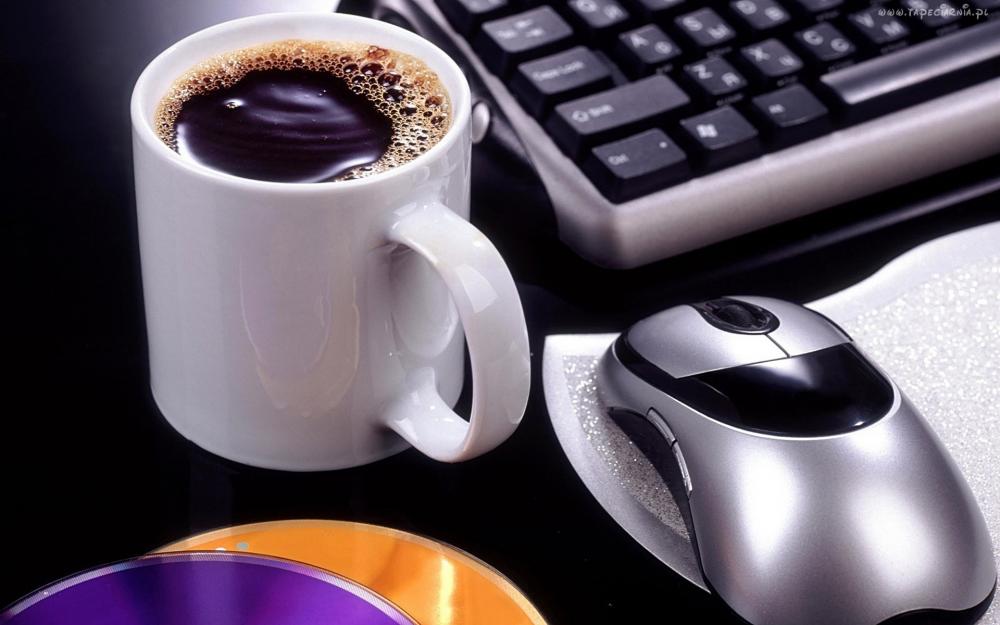 kawa_klawiatura_myszka_plyty.jpg