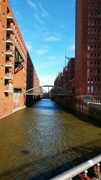 Hamburg, Speicherstadt (dzielnica spichrzów).jpg