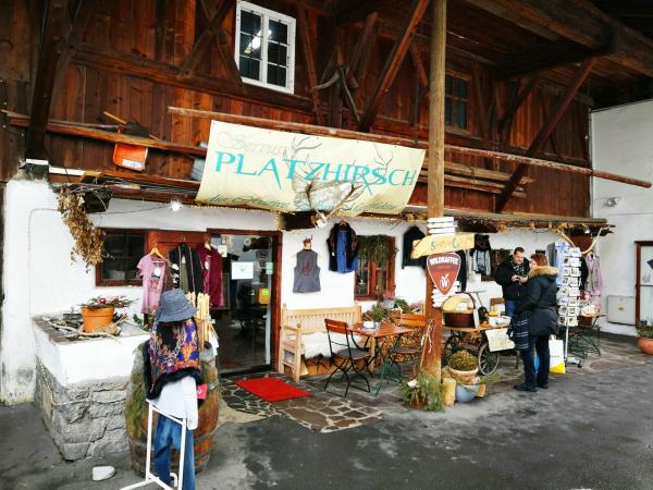 Garmisch, sklep ze starociami.jpg