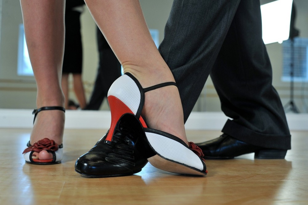 argentine-tango-2079964.thumb.jpg.68f8fdf3277a295cf3f460e55066db9b.jpg