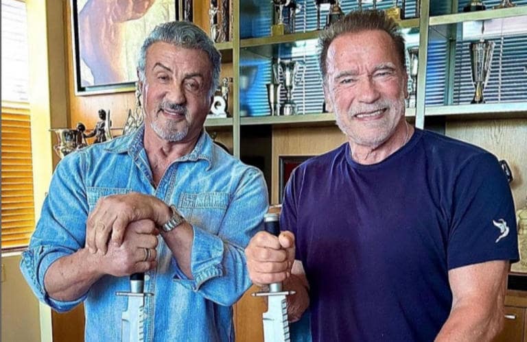 stallone-arnold.jpg.4e139a3e19a086926b90046cc66dfe69.jpg